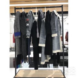 广州尾货品牌女装批发 统衣服饰从源头保障产品品质